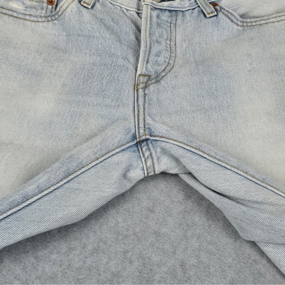 Levi's 501 Mens 28x31 Original Light Wash Button Fly Jeans - Picture 8 of 16